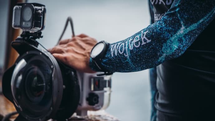 Diver with camera